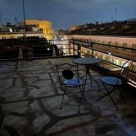 Attico Loft & Rooftop Colosseo Rom Exteriör bild